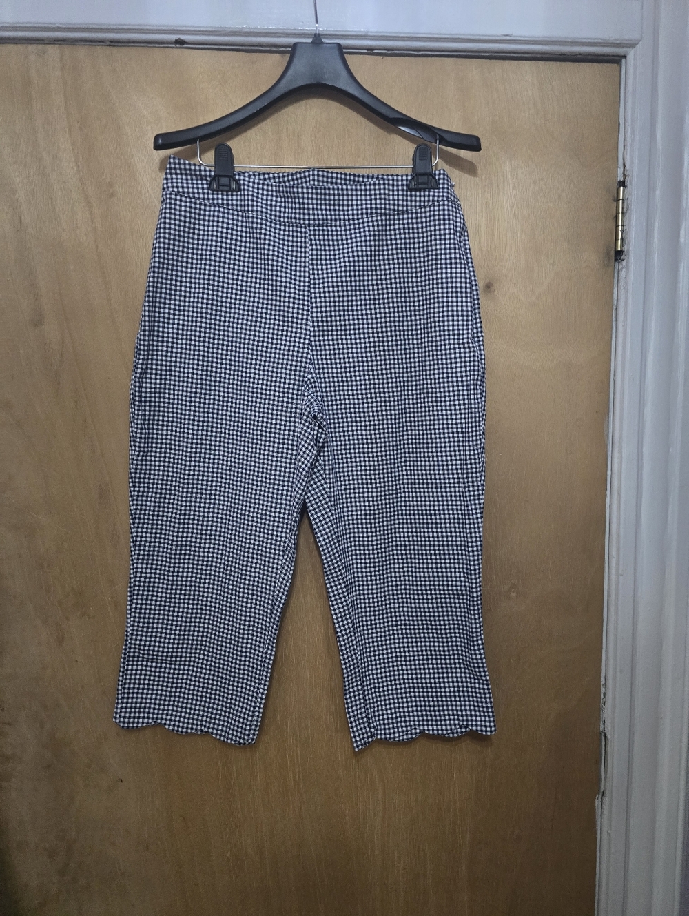 Kim Rogers Black & White Gingham Capri